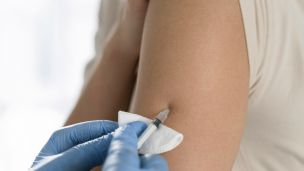 В Москве с 5 декабря начинается массовая вакцинация от коронавируса: 7 главных вопросов о прививке