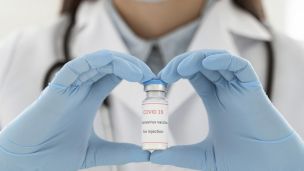 В Израиле после вакцинации риск заболеть ковидом снизился на 95,8%