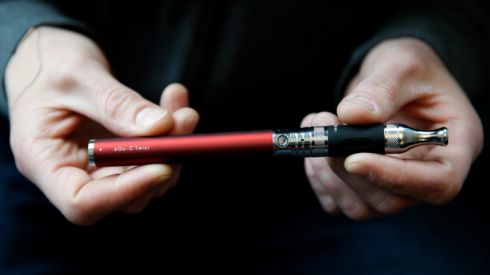 Чем опасны электронные сигареты?