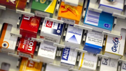 Как сэкономить при покупке лекарств в аптеке?