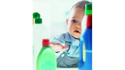Ученые рассказали о самой опасной бытовой химии для детей
