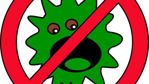 Алкоголь убивает полезные бактерии ротовой полости