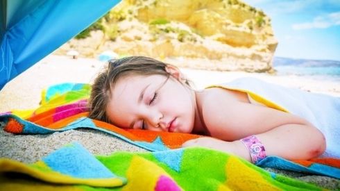 Что делать, если ребенок получил тепловой или солнечный удар