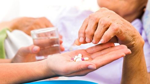 В США создали первый в мире препарат для лечения болезни Альцгеймера