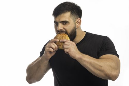 Нужно тщательно пережевывать пищу